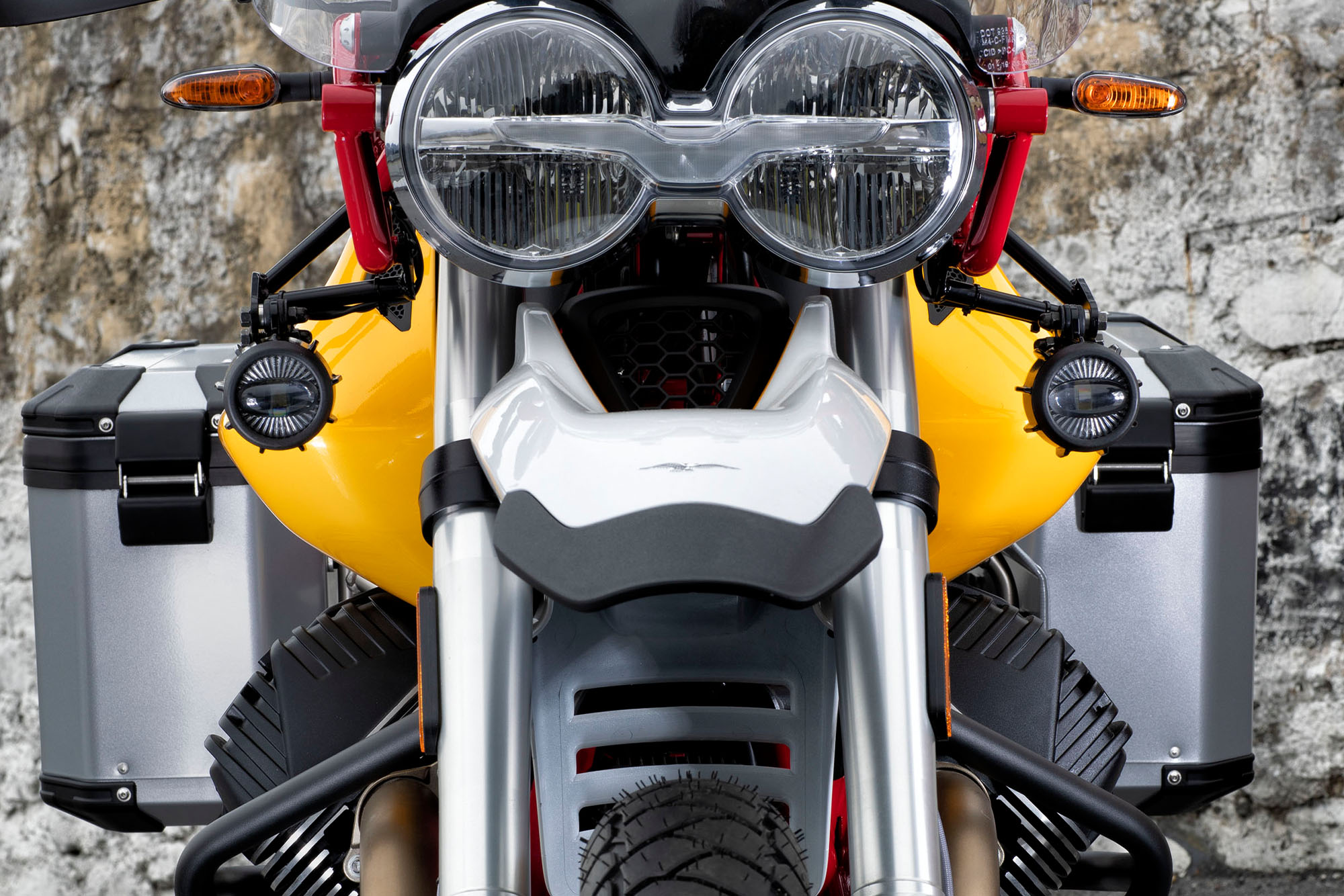 LED-Nebelscheinwerfer für Moto Guzzi V85 TT  inkl. Installationskit